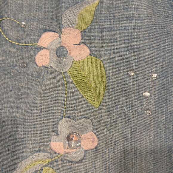 Guess Embroidered/Rhinestones Jeans – Size 30 - Like New - Picture 6 of 8